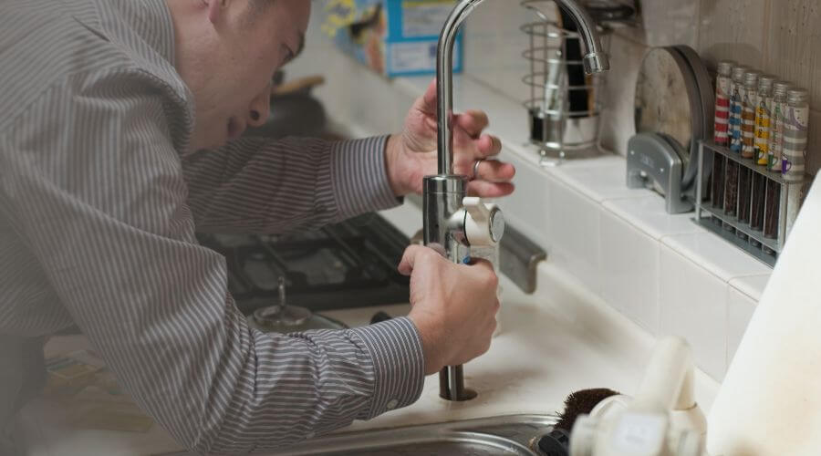 Expert burst pipe repair services in Romayor, TX